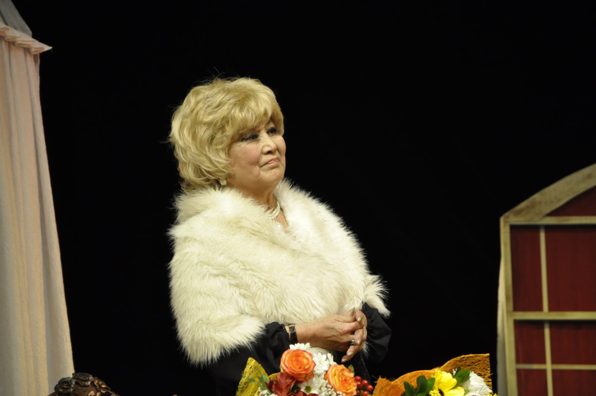 Поздравляем с Днём рождения легенду Хакасской сцены Нину Дмитриевну Саражакову-Баинову.