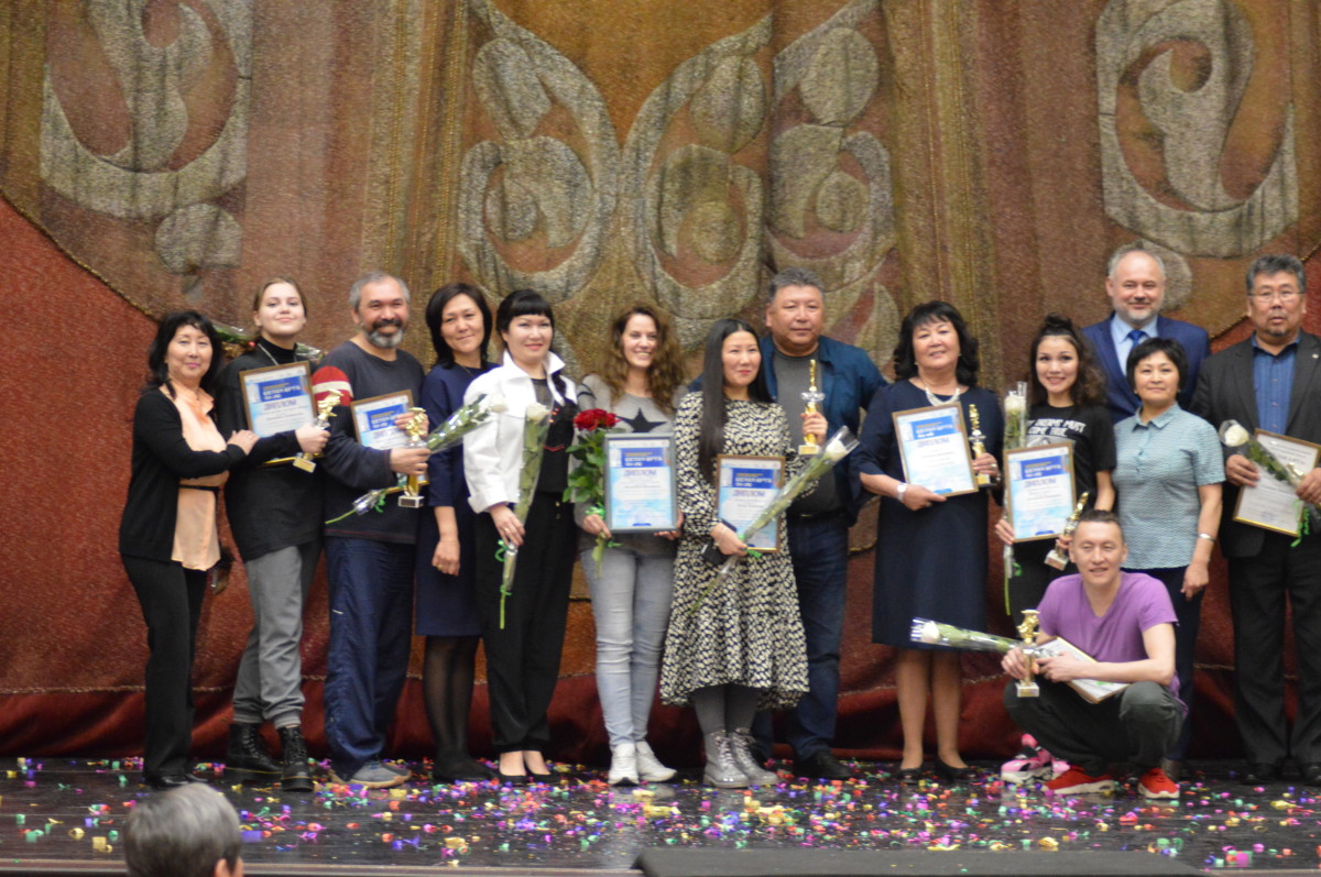 В Хакасии наградили лучших участников V Межрегионального кочевого театрального фестиваля «Белая Юрта» (Ах иб)