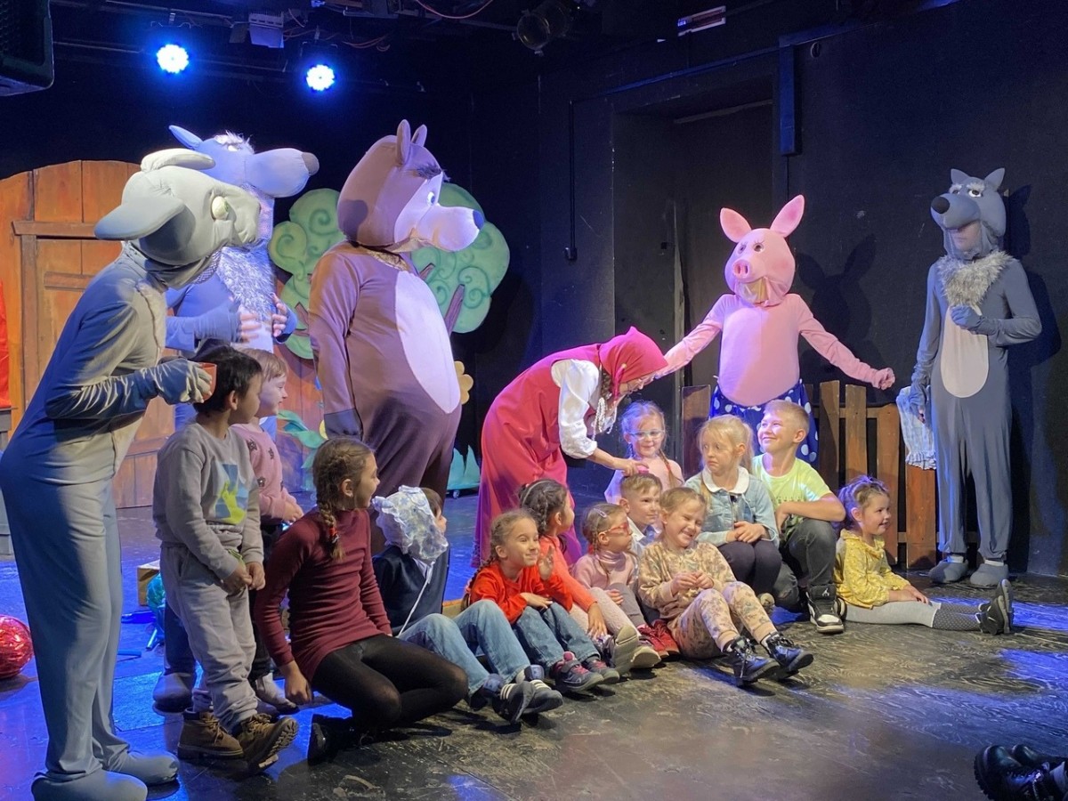 Афиша спектаклей Театра Топанова для детской аудитории в дни школьных каникул 