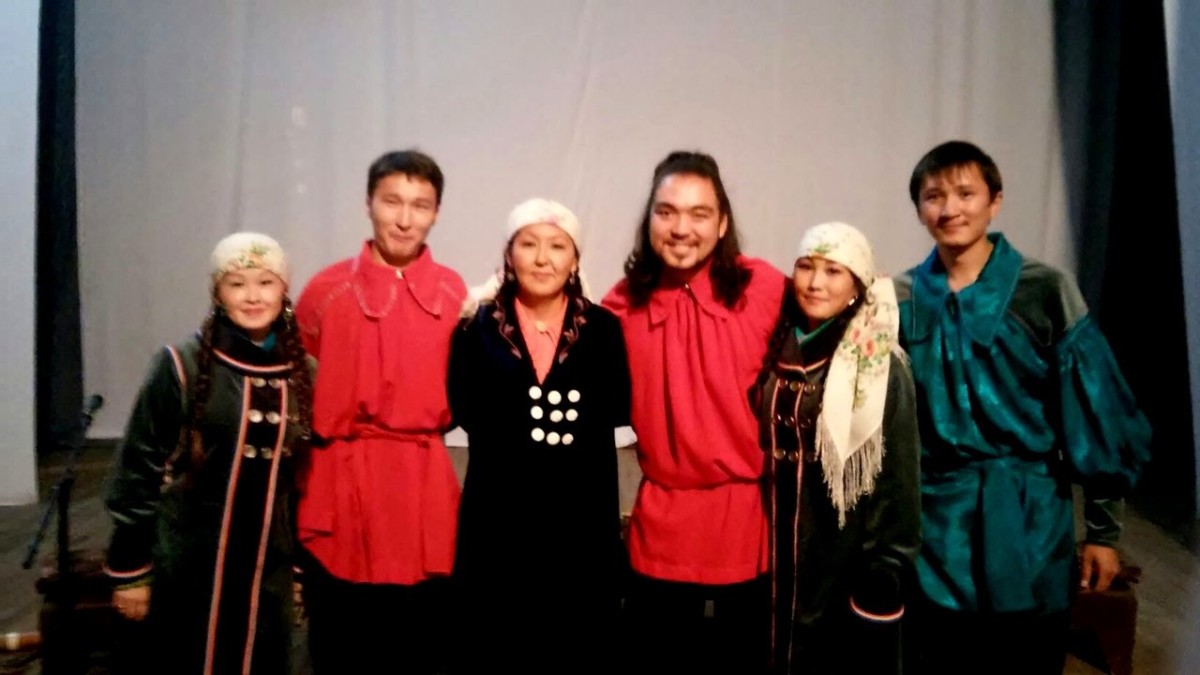 Этно-фольклорный ансамбль «Хазыр суғ» представит жителям отдаленных сел Хакасии музыку, рожденную в театре
