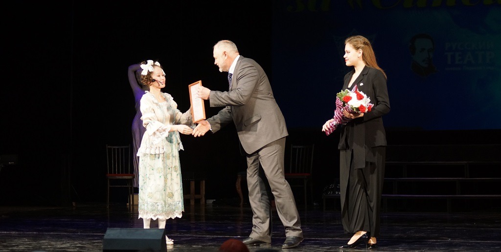 В Хакасии наградили лучших мастеров театрального искусства