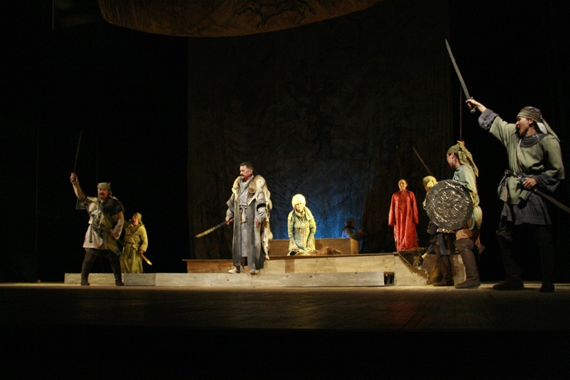 Жители села Аскиз увидят спектакль Хакасского драматического театра имени А.М.Топанова «Хан Мирген»