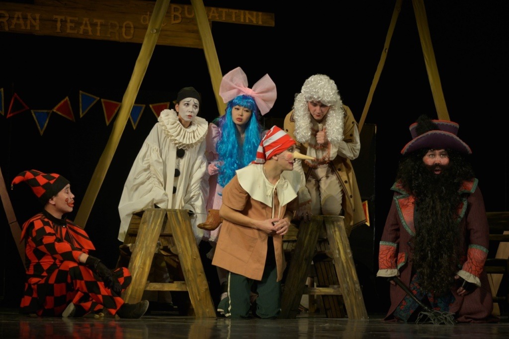 В Хакасском национальном драматическом театре состоялась премьера сказки «Буратино»