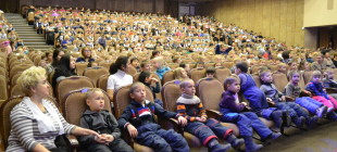 Театр имени Топанова закрывает детский сезон музыкальной сказкой «Клочки по закоулочкам»